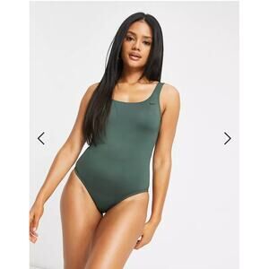NWT Nike Swimming Essential U-Back One Piece Bathing Suit Green XS